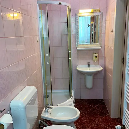 Flora Panzio Guest house 3*