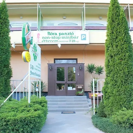Flóra Panzió Vendégház