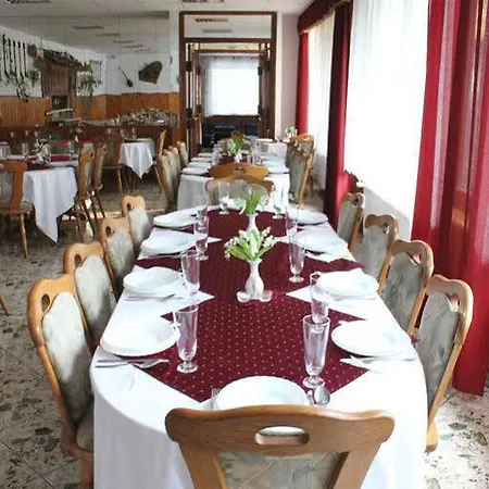 Vendégház Flóra Panzió 3*