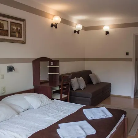 Flora Panzio Guest house Miskolc